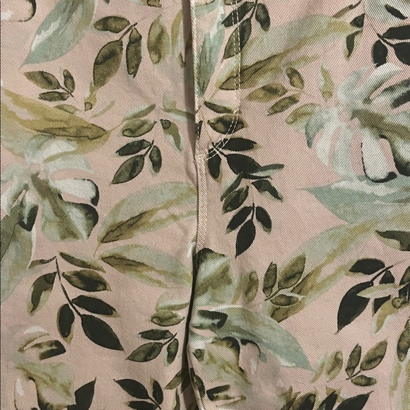 Gloria Vanderbilt Women's Size 10 Floral Print Capri Pants Beige Green - Picture 5 of 6